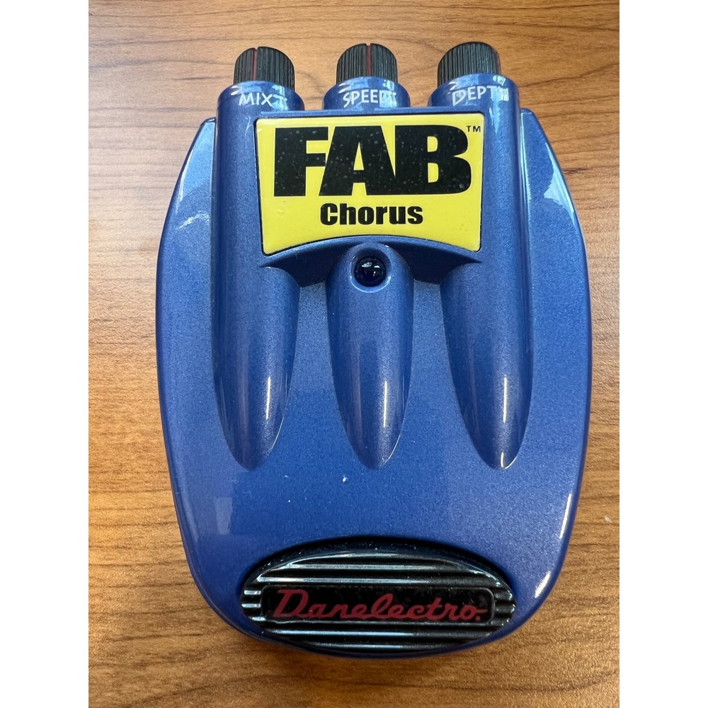Danelectro FAB Chorus D-5 Effects Pedal Blue Guitar Stompbox New in Box